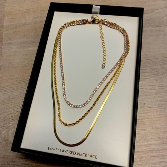 House of Harlow 1960 three chain layered necklace with rhinestones NWT - Picture 4 of 4